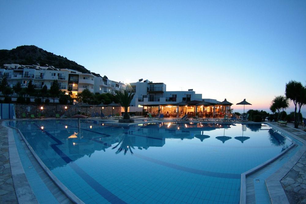 Semiramis Village Hotel Hersonissos  Exterior photo